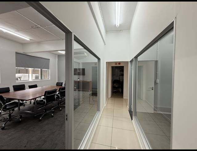 438.07M² OFFICE TO LET IN GREEN POINT